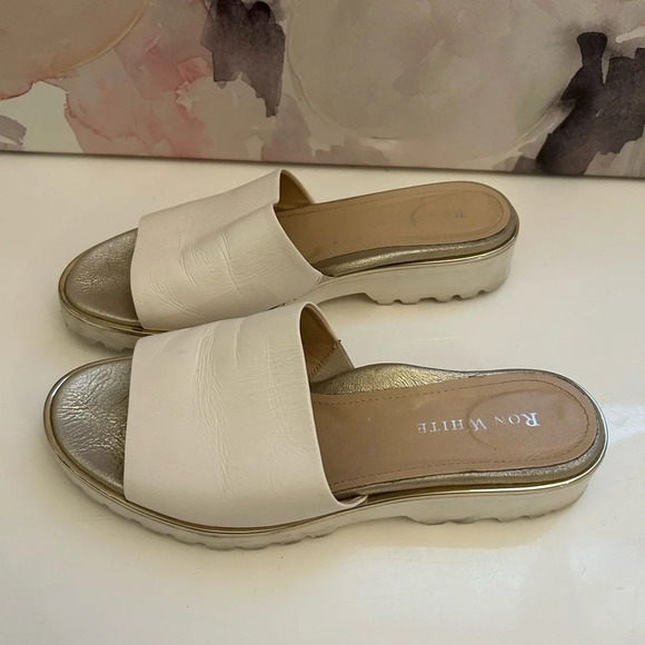 ! Ron White Womens Leather Weatherproof Mule Sandals white size 9.5 - Picture 2 of 6